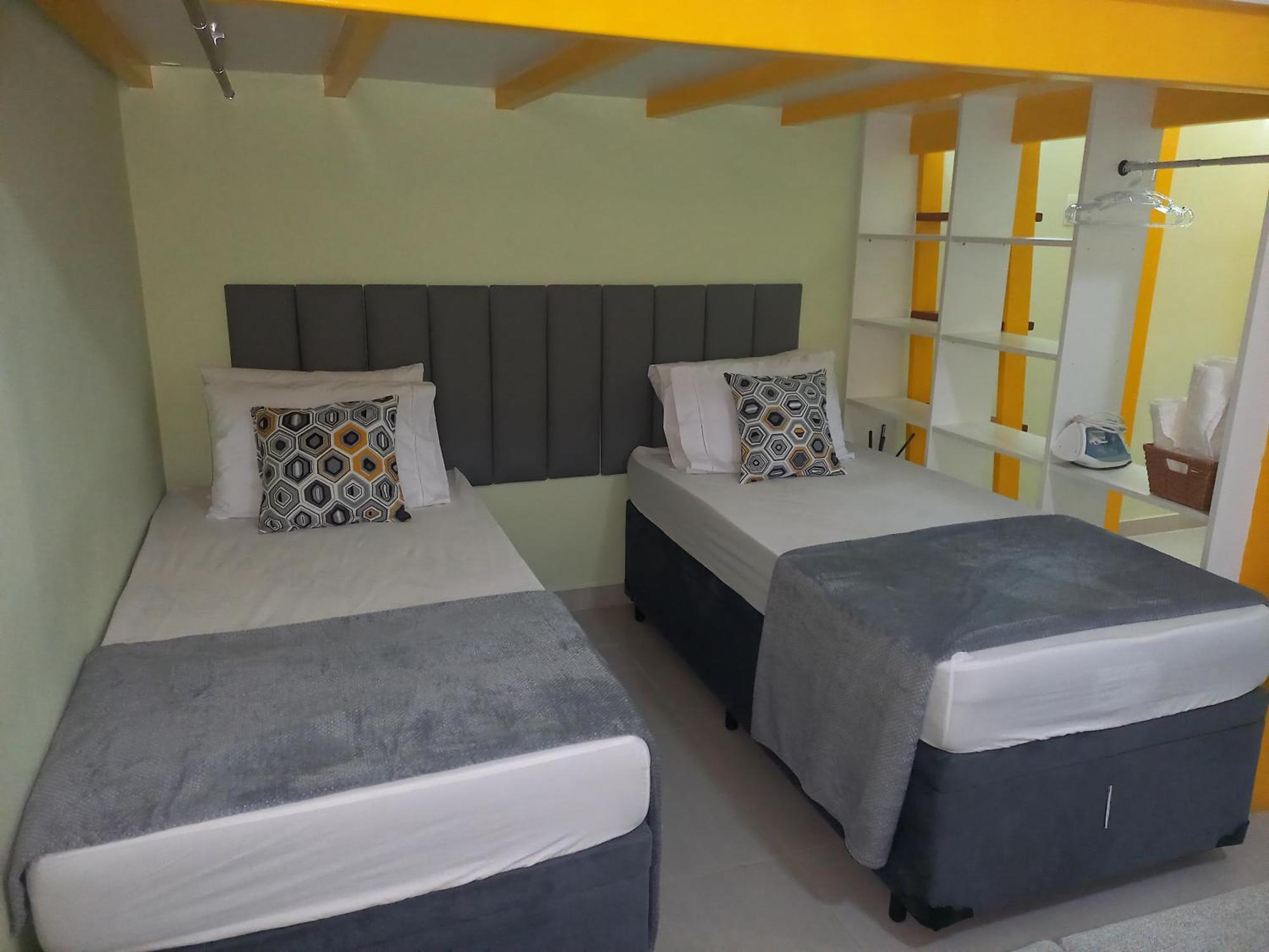 Apartamento Na Lapa Com Ar, Varanda E Localizacao Perfeita *
